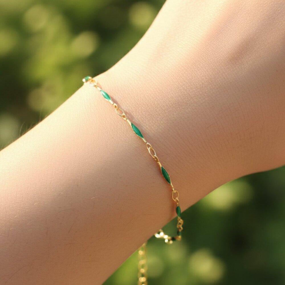 "Trendy Handmade Bracelet – A Stylish Gift for Women & Girls, MAR091509